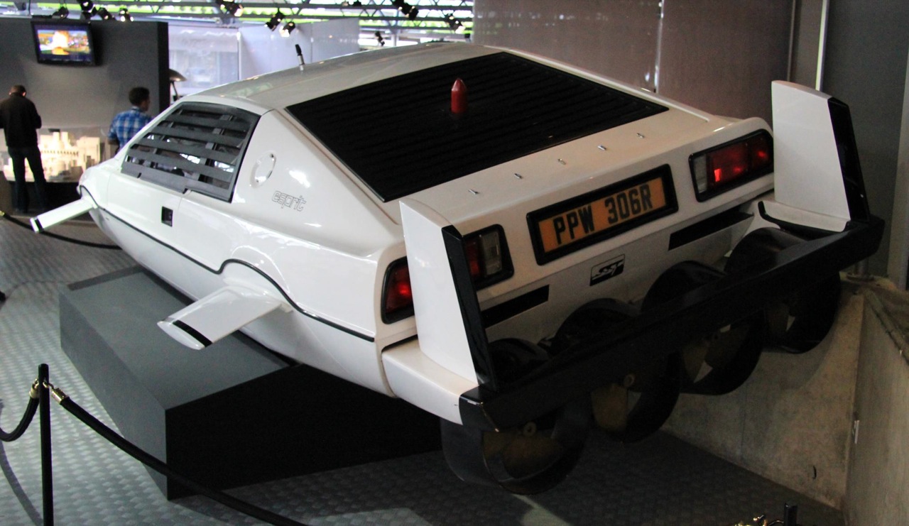 James Bonds Lotus Esprit Submarine Car 02