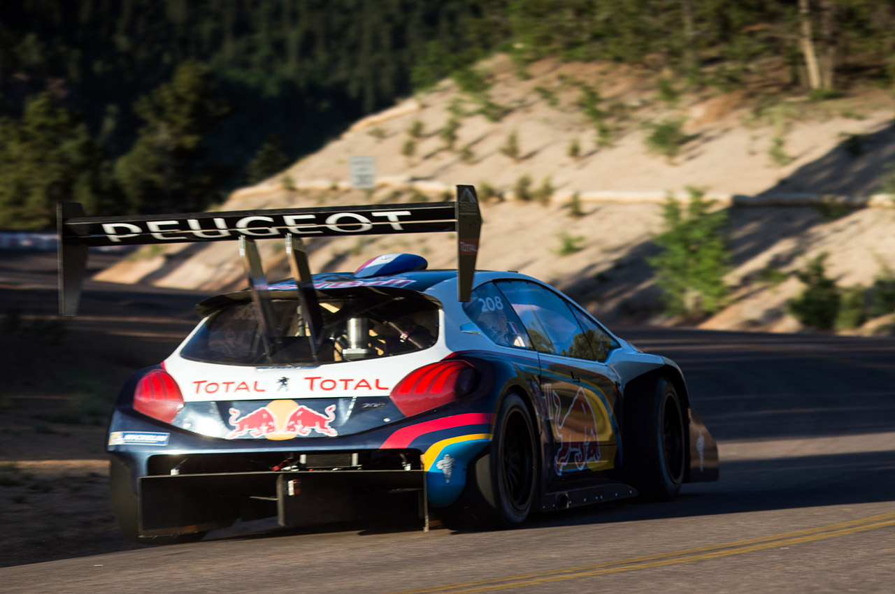 Sebastian Loeb Peugeot 208 t16 pikes peak