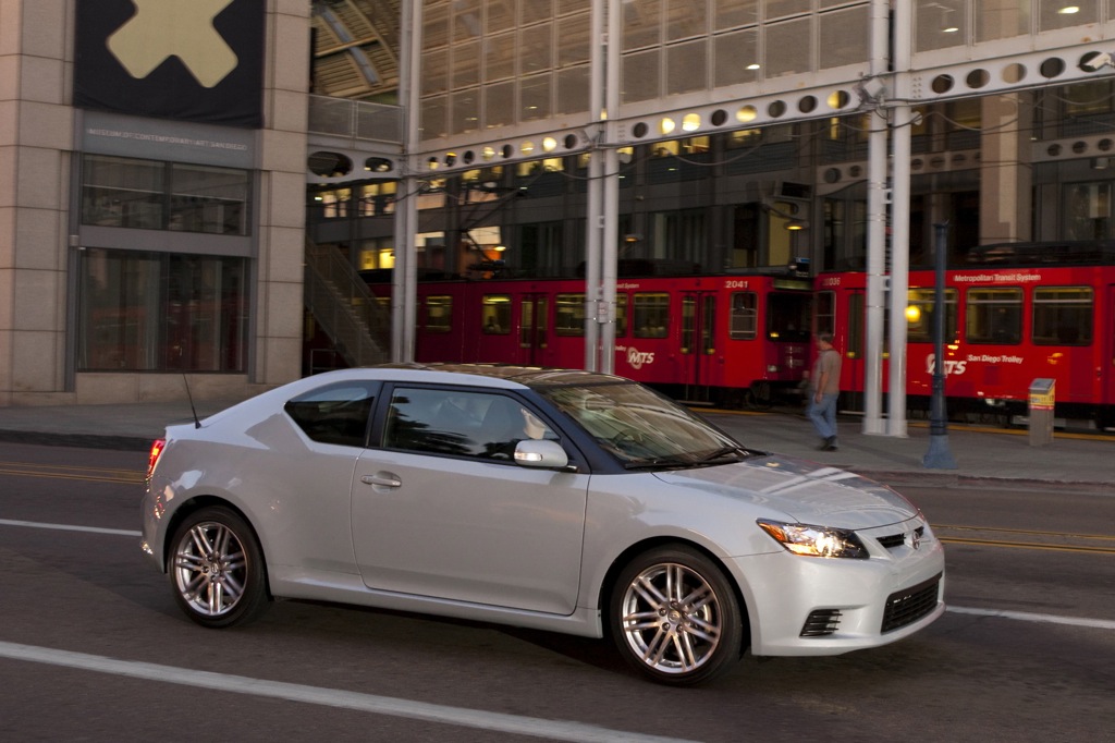 2013 Scion tC ($18,725)