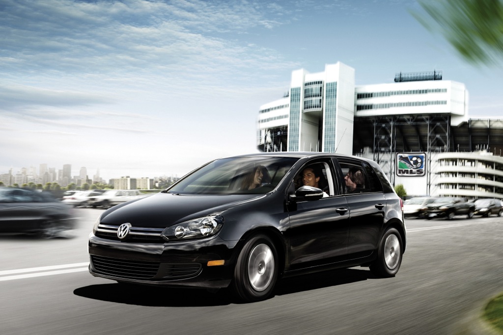 2013 Volkswagen Golf ($18,095)
