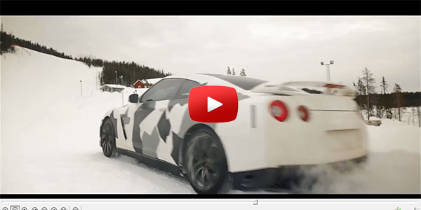 Nissan Skyline GT-R Driving in the Snow!