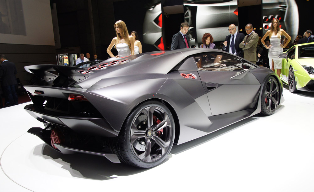 Lamborghini Sesto Elemento 3