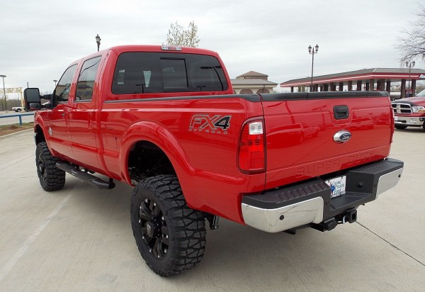 2013_ford_f250_crewcab_lariat_4x4_6__lift_custom