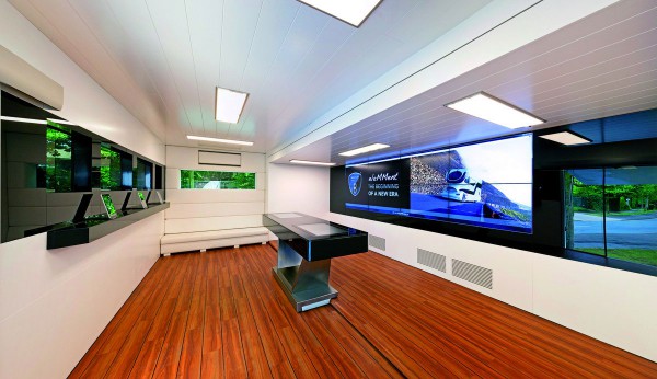 eleMMent-Palazzo-Motor-Coaches-from-Marchi-Mobile-10