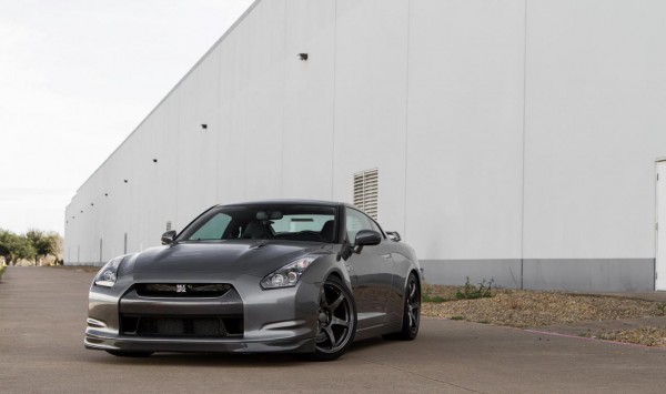 Nissan-GT-R-by-Jotech-Motorsports-front view