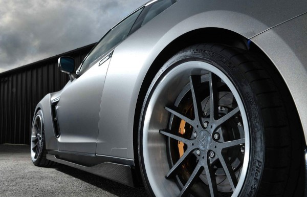 litchfield-nissan-gt-r-lm900-left rear wheel closeup