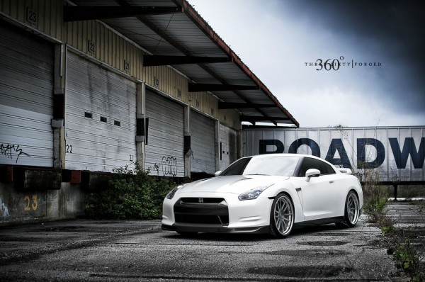 nissan-gt-r-360-forged-concave-spec-12-wheels-photo-three quarter front left view