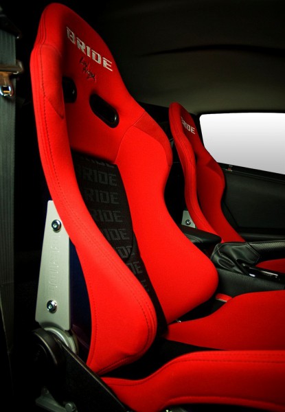 photo_of_the_day_darin's_enhanced nissan_gtr_with NOS seats
