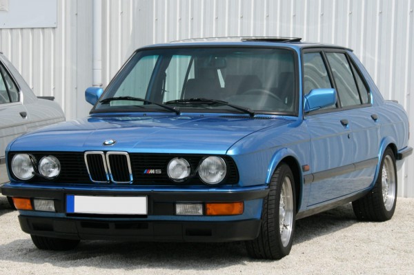BMW_M5_E28_front three quarters