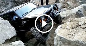 Jeep Cherokee XJ FIGHTING the MOST CRUEL ROCKS
