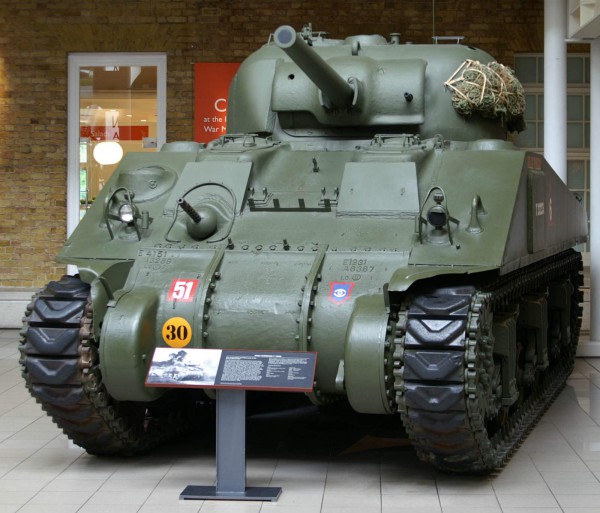 M4A4 Sherman_tank at_the_Imperial_War_Museum front view