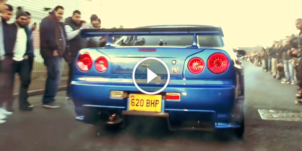Nissan Skyline R34 GTR LAUNCH through crowd 1