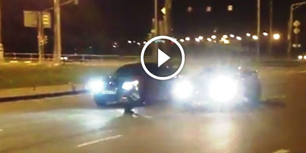 Nissan Skyline R33 GTR Vs BMW M5 E60 -