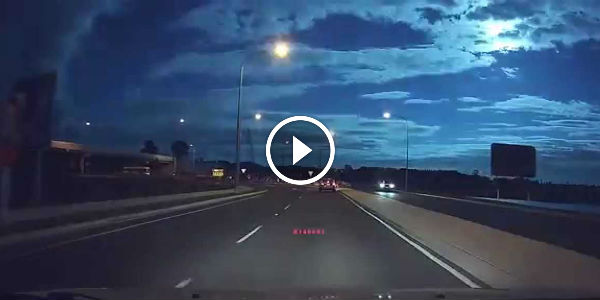 Meteor Caught On Dash Cam Tauranga New Zealand