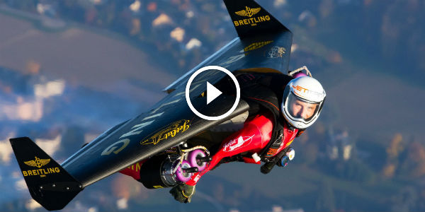 Yves Rossy Fly with the Jetman