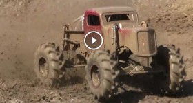 INTRUDER 2.0 MEGA MUD TRUCK