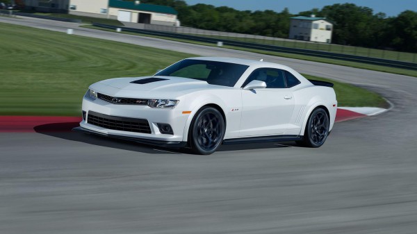 2015 Camaro Z28 front three quarters in motion