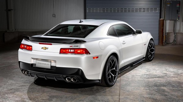 2015 Camaro Z28 rear three quarters