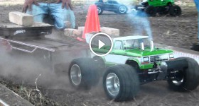 Finishline RC 'Truck Pulling' With funny Mini Slash Rampage!