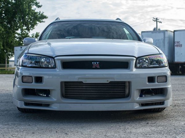 Nissan R34 GT-R Wagon front end