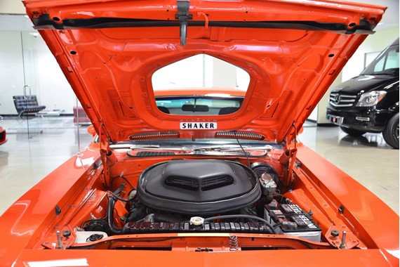 1971 Plymouth Cuda HEMI  open hood