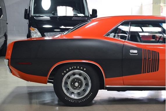 1971 Plymouth Cuda HEMI  rear wheel close up