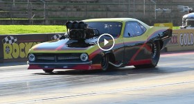 FRANK MAMONE TESTING HIS NEW PLYMOUTH BARACUDA TOP DOORSLAMMER AT SYDNEY DRAGWAY 4-5.7.2015