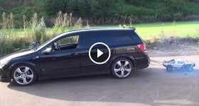 Rc model car Losi 5t pulls 888 vauxhall Astra van.Tug of war