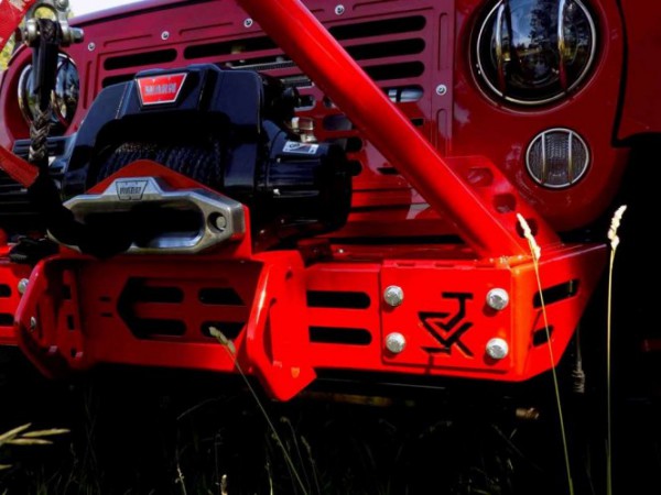 jk skinz jeep with tires front bumper close up