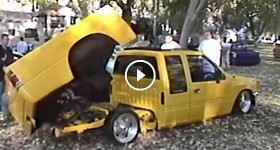 Minitruck and a dancing bed