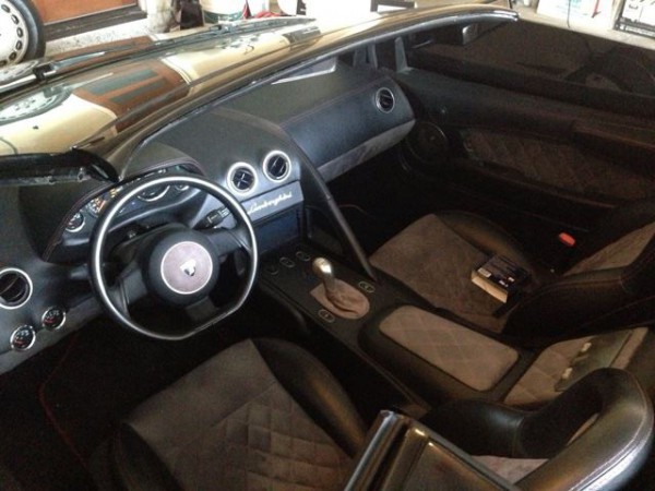 Lamborghini Murcielago Roadster cock pit