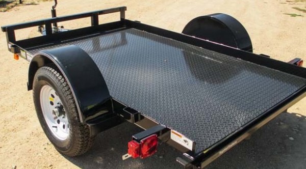 Unexperienced man assembles a trailer completely on his own - trailer only