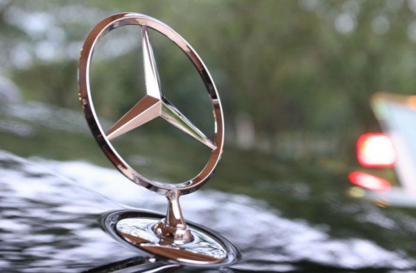 mercedes benz logo