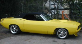 1970 Six-Shooter Barracuda front side three quarters - cl