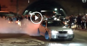 BMW M3 does BURNOUT infront of POLICE!