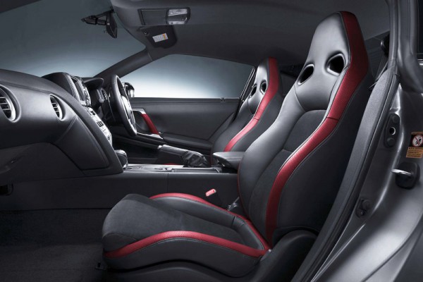 nissan gtr r35 black edition interior view