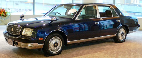 1997_Toyota_Century side three quarters
