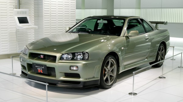 nissan_skyline_r34_gt-r front three quarters