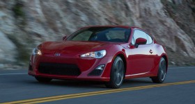 2015-2016 Scion FRS front three quarters in motion - cl