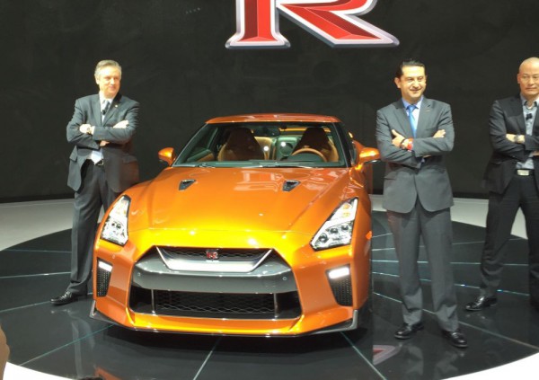 2017 Nissan GTR front end