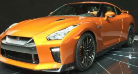 2017 Nissan GT-R front three quarters - cl