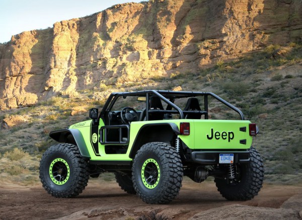 707 HP Hellcat Jeep Trailcat Concept rear three quarters