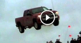 Extreme truck jump and crash Chevrolet - Silverlake 2011