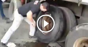 Change Tire Like 123! Very Clever DIY Tutorial