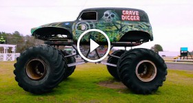 GRAVE DIGGER Truck The Definition of a Monster Truck