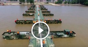 Chinese soldiers install 1150m pontoon bridge in 26 minutes