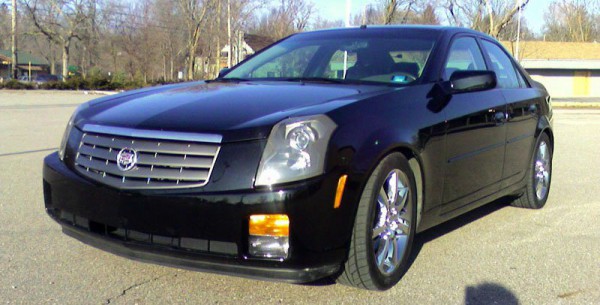 2003 Cadillac CTS front three quarters