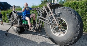 Frank Dose's largest bicycle of the world front three quarters - cl