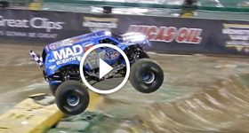 Mad Scientist Championship Freestyle (Front flip) - Monster Jam World Finals 18 XVIII 2017
