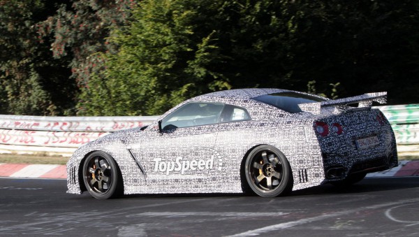 2015-Nissan-GT-R-Nismo